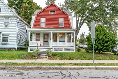 1685 Oneida St, Schenectady, NY 12308