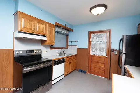 1685 Oneida St, Schenectady, NY 12308 photo 21