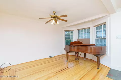 1685 Oneida St, Schenectady, NY 12308 photo 31