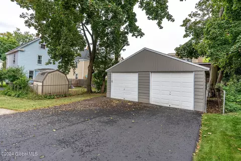 1685 Oneida St, Schenectady, NY 12308 photo 7