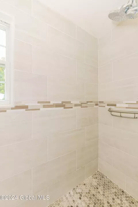 Bath - 391 Wall St, Schuylerville, NY 12871 photo 2 of 5