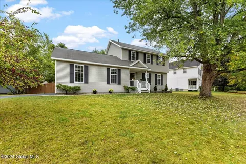 8 New Kent Rd, Wilton, NY 12831