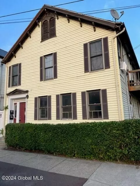 732 River St, Troy, NY 12180