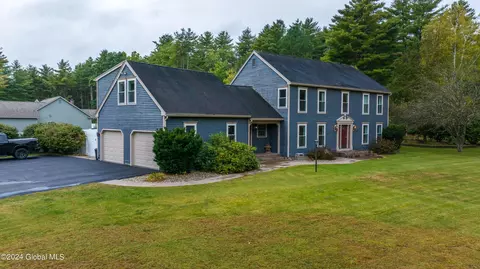 17 Revere Rd, Queensbury, NY 12804