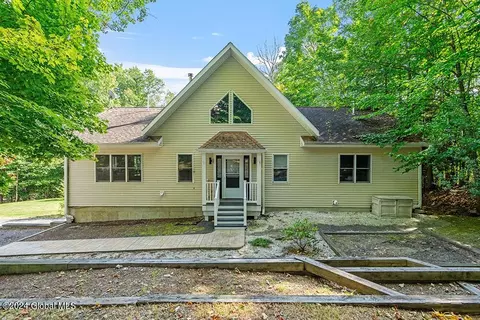90 Upper Highland Rd, Bolton Landing, NY 12814