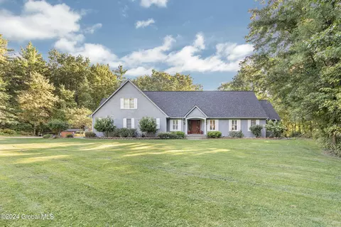 5 Blueberry Way, Saratoga Springs, NY 12866