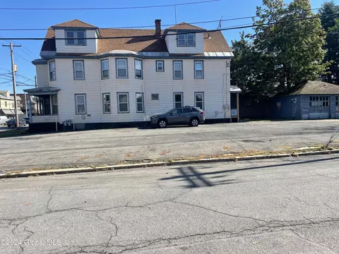 2122 Broadway, Schenectady, NY 12306
