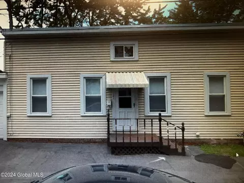 521 1st Ave, Troy, NY 12182