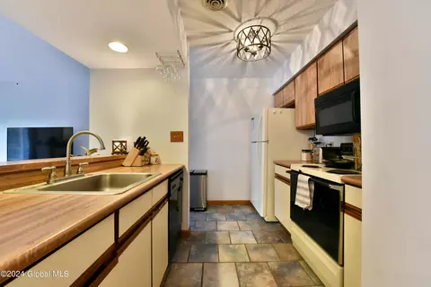 1976 Curry Rd #E139, Schenectady, NY 12303 photo 4