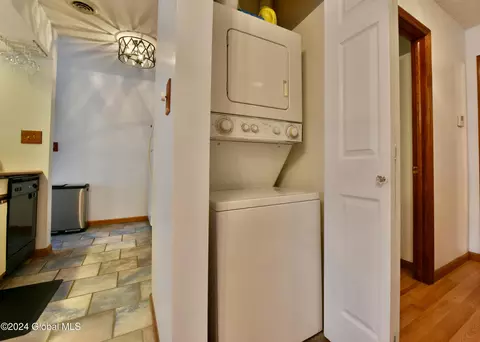 1976 Curry Rd #E139, Schenectady, NY 12303 photo 17