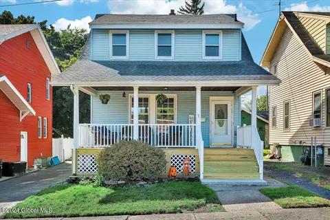 53 Clifford Rd, Menands, NY 12204