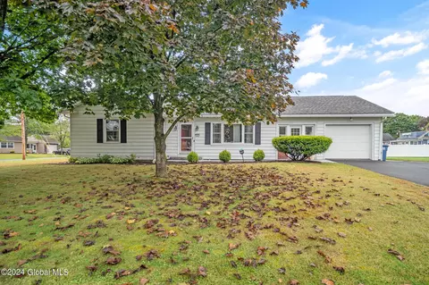 3 Pleasant Ter, Cohoes, NY 12047