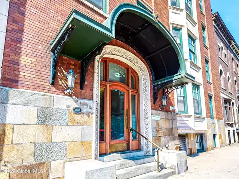 352 State St #5C, Albany, NY 12210
