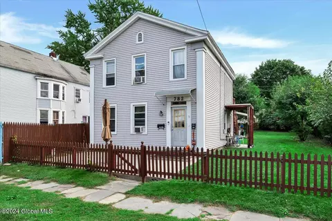 782 3rd Ave, Troy, NY 12182