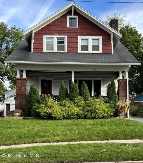 47 Walnut St, Canajoharie, NY 13317