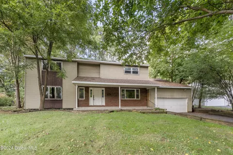 126 E Poplar Dr, Delmar, NY 12054