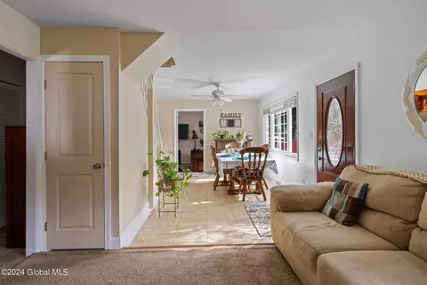 458 Chiswell Rd, Schenectady, NY 12304 photo 6