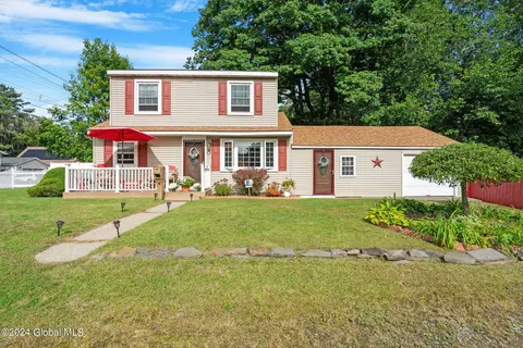 458 Chiswell Rd, Schenectady, NY 12304