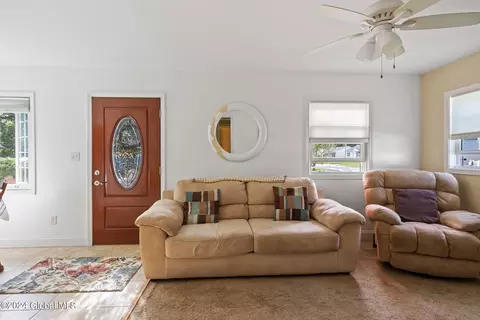 458 Chiswell Rd, Schenectady, NY 12304 photo 5