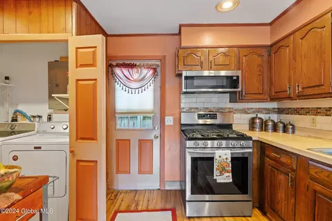 458 Chiswell Rd, Schenectady, NY 12304 photo 12