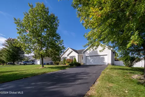 34 Stony Brook Dr, Selkirk, NY 12158 photo 46