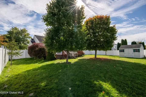 34 Stony Brook Dr, Selkirk, NY 12158 photo 44