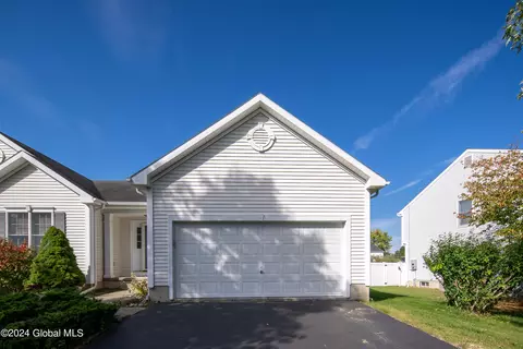 34 Stony Brook Dr, Selkirk, NY 12158 photo 3