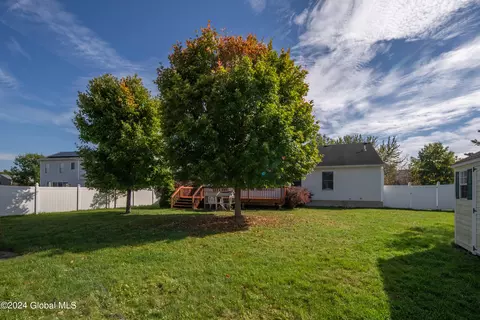 34 Stony Brook Dr, Selkirk, NY 12158 photo 41
