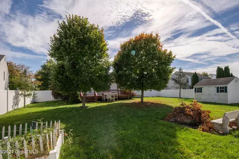 34 Stony Brook Dr, Selkirk, NY 12158 photo 39