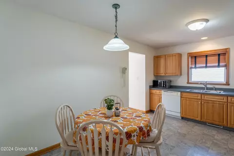 34 Stony Brook Dr, Selkirk, NY 12158 photo 16