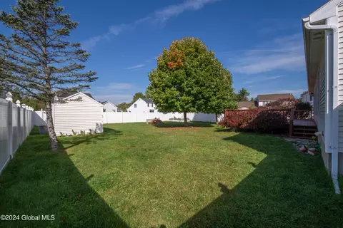 34 Stony Brook Dr, Selkirk, NY 12158 photo 40