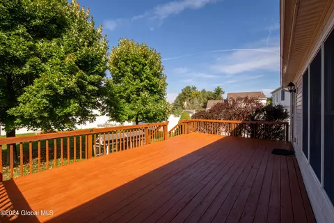 34 Stony Brook Dr, Selkirk, NY 12158 photo 37