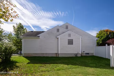 34 Stony Brook Dr, Selkirk, NY 12158 photo 43