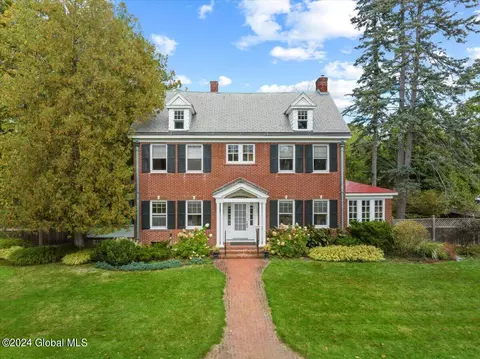 36 Herrick Ave, Delmar, NY 12054