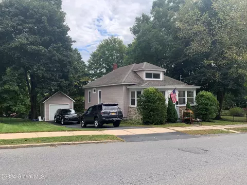 46 Rowland St, Ballston Spa, NY 12020