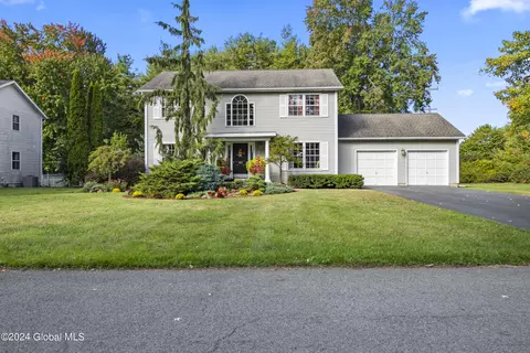40 Dunwoodie Rd, Glenmont, NY 12077