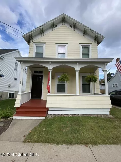 159 W Circular St, Saratoga Springs, NY 12866