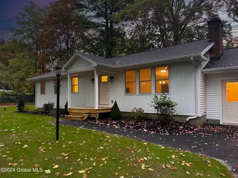 370 Leroux Rd, Middle Grove, NY 12850