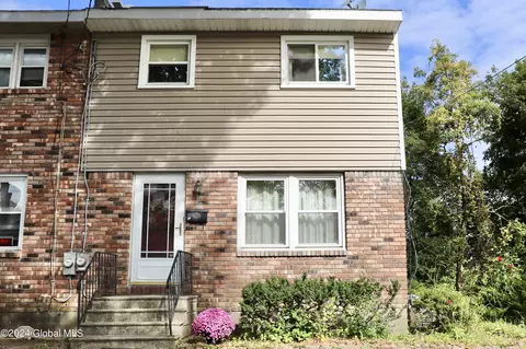 43 Garland Ct, Albany, NY 12202