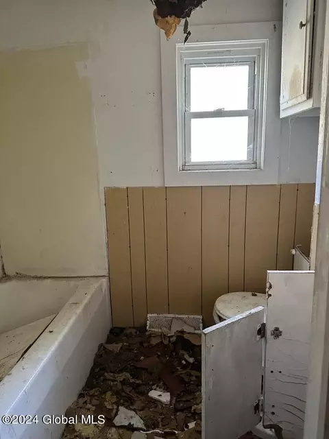 935 Davis Ter, Schenectady, NY 12303 photo 7