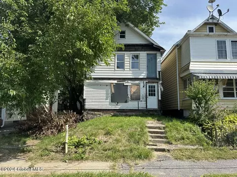 935 Davis Ter, Schenectady, NY 12303 photo 1