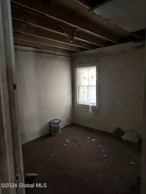 935 Davis Ter, Schenectady, NY 12303 photo 6