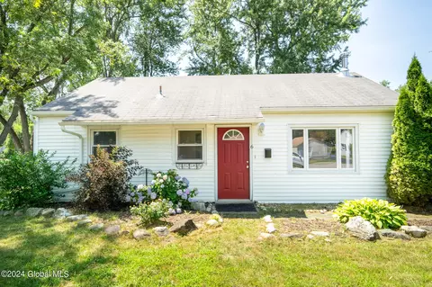 6 Mayhall St, Colonie, NY 12205