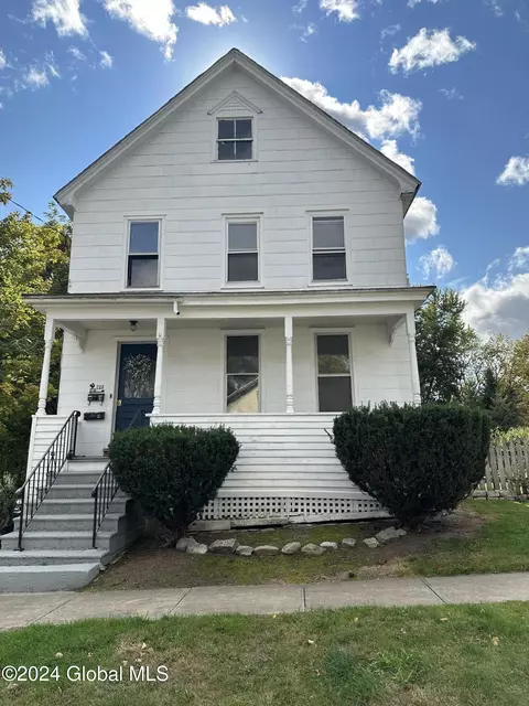 122 Prospect St, Johnstown, NY 12095