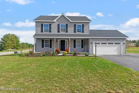 87 Sea Shore Way, Mechanicville, NY 12118