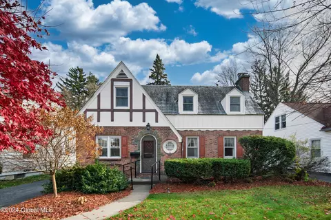 1190 Van Curler Ave, Schenectady, NY 12308