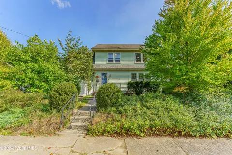 1414 Garner Ave, Schenectady, NY 12309