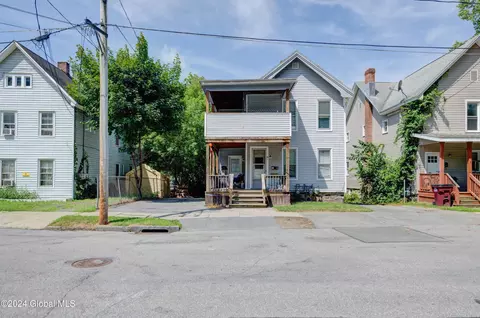 8 Montgomery St, Gloversville, NY 12078