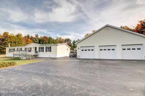 169 Old State Rd, Broadalbin, NY 12025
