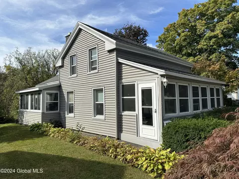 23 Pine St, Hudson Falls, NY 12839